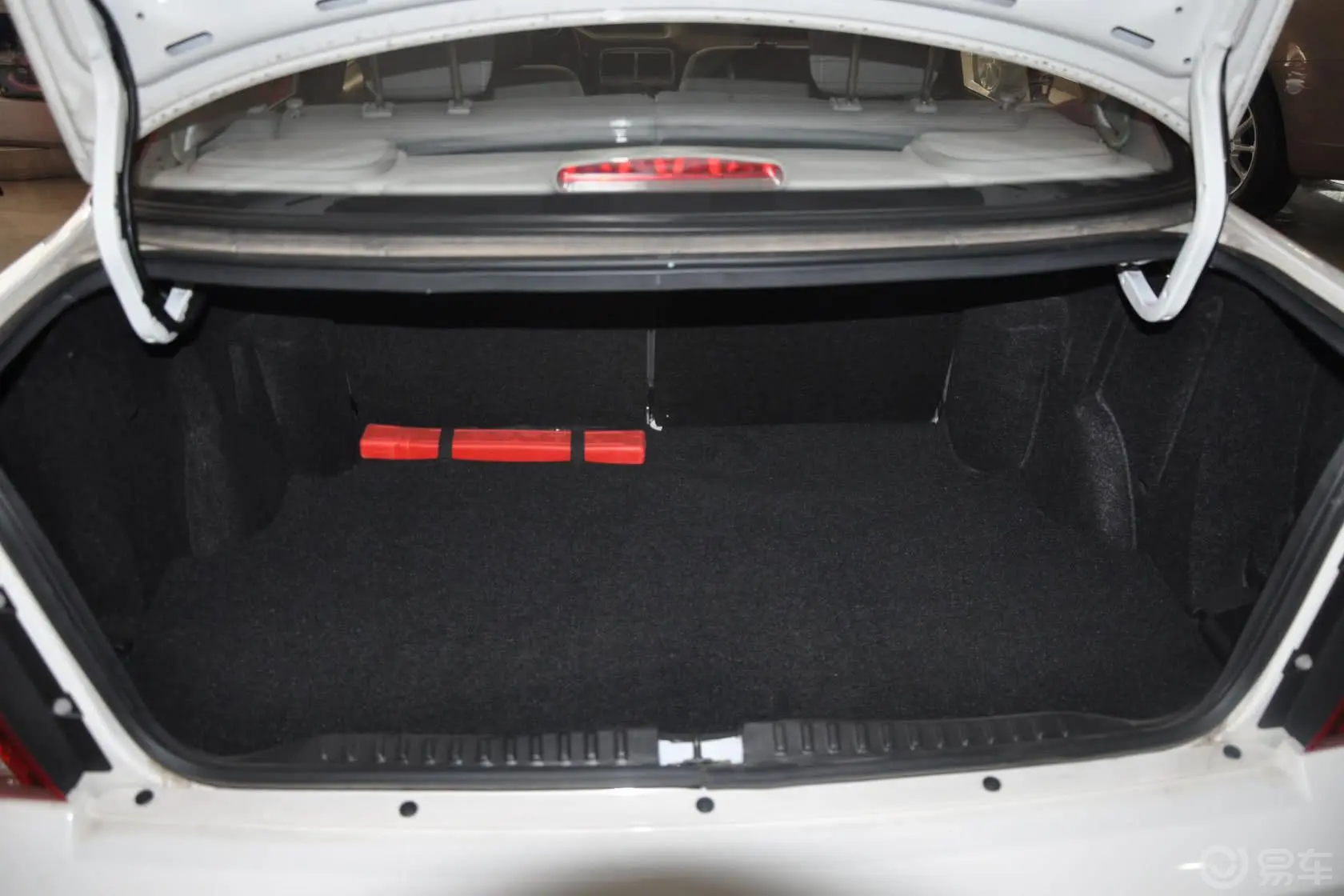 羚羊1.3L 手动 舒适型 国III行李箱空间