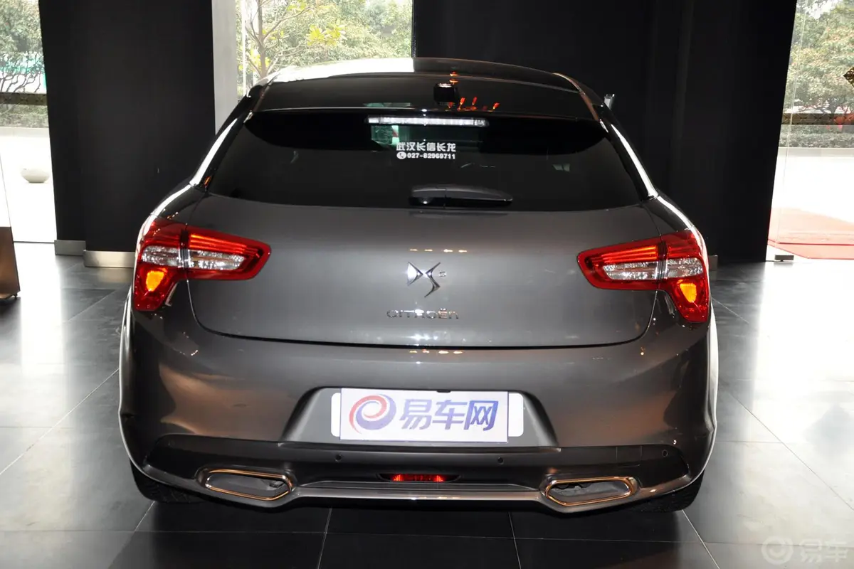 DS 5(进口)1.6T 手自一体 雅致版正后水平