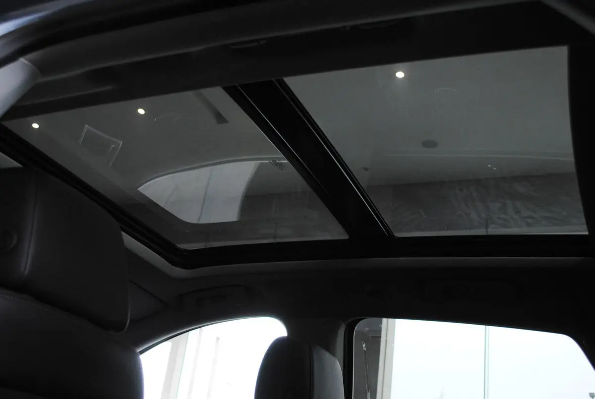 凯迪拉克SRX3.0L 手自一体 精英型内饰