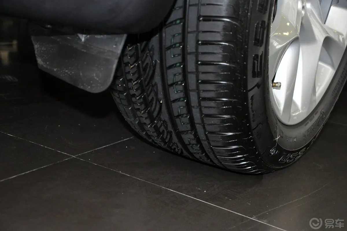 宝马X5(进口)xDrive35i 豪华型轮胎花纹