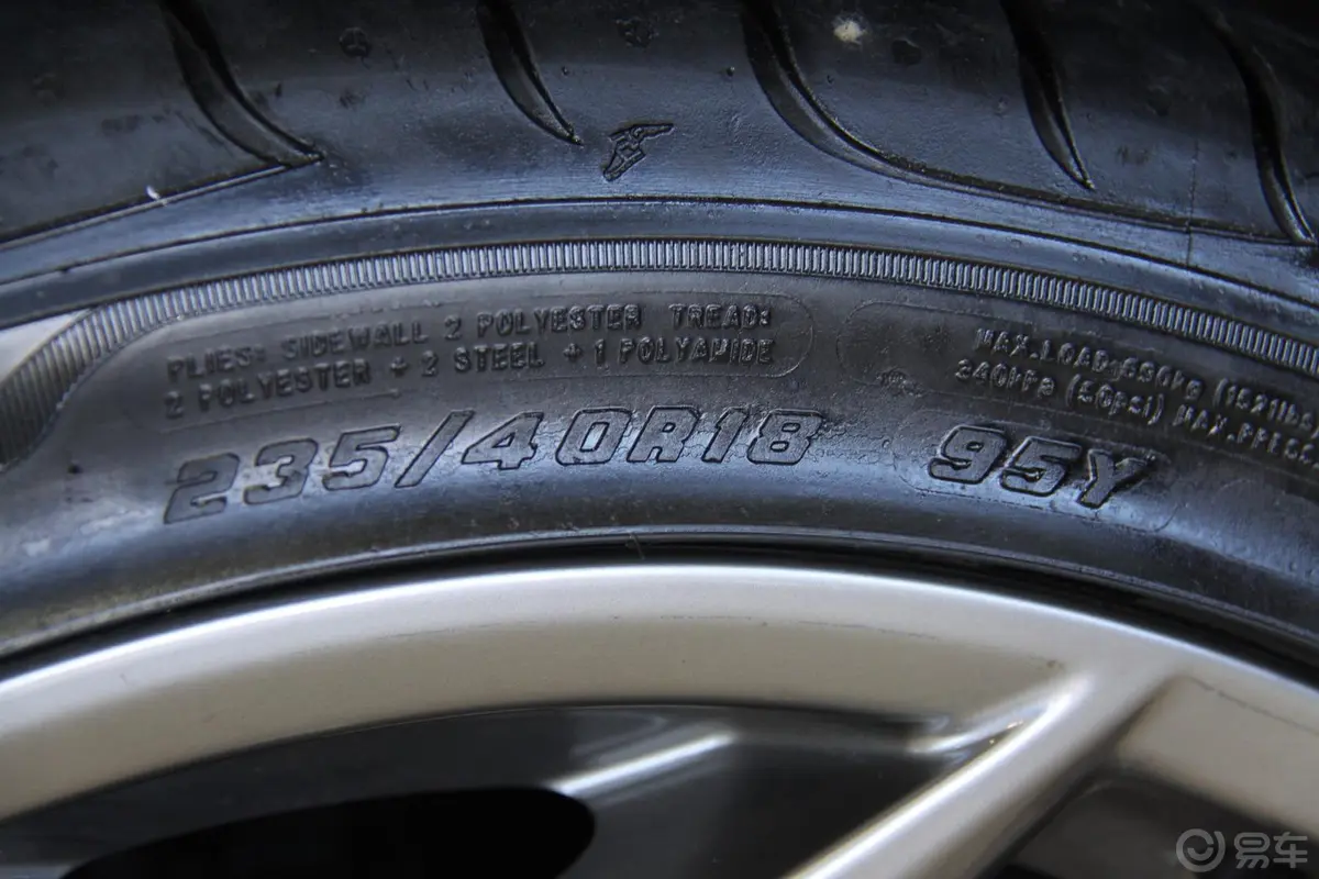 福克斯(进口)ST 2.0T 手动 标准版轮胎规格