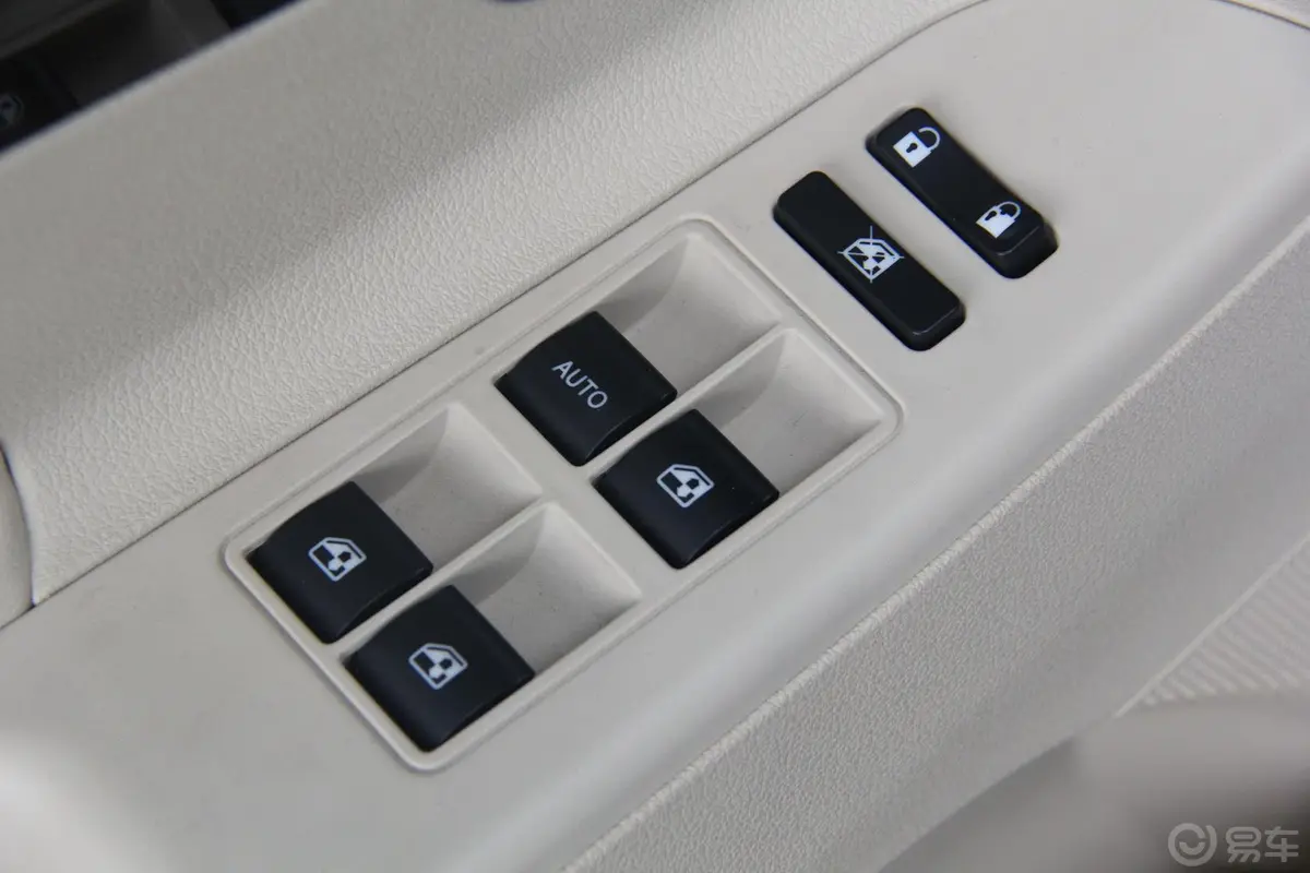 睿骋1.8T 自动 尊贵型车窗升降键