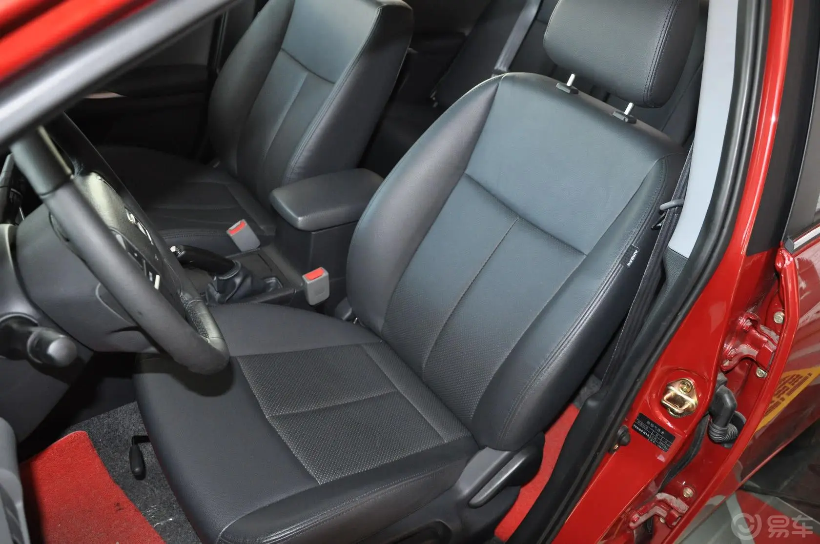 众泰Z3001.5L 手动 尊贵型驾驶员座椅