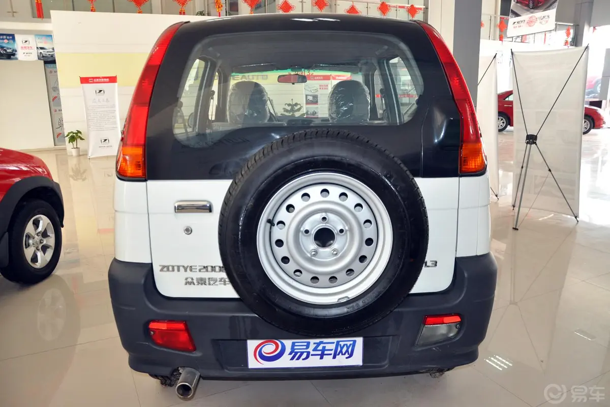 众泰20081.3L 手动 实用型正后水平