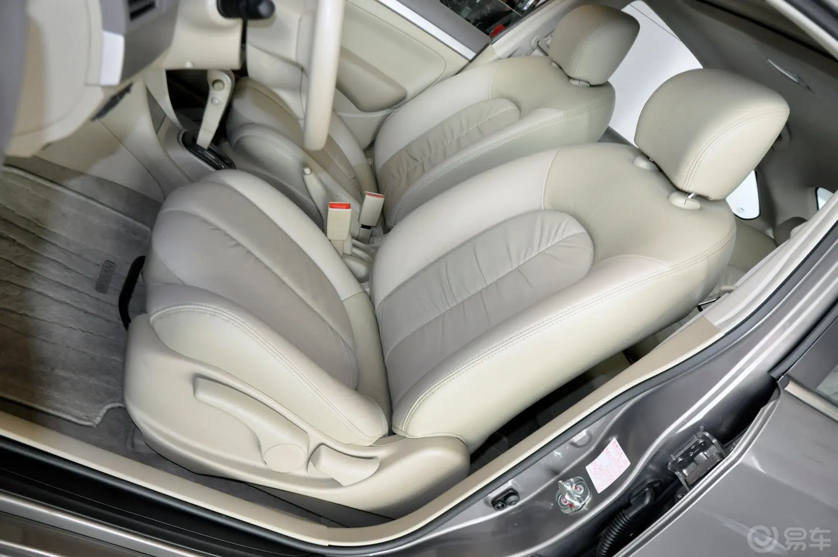 轩逸1.6L 自动 XL 经典豪华版驾驶员座椅