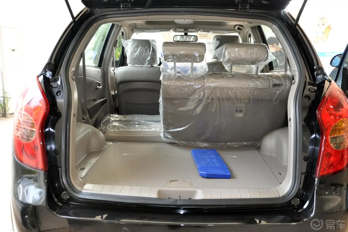 柯兰多2.0T 自动 两驱 精英导航版 柴油行李箱空间