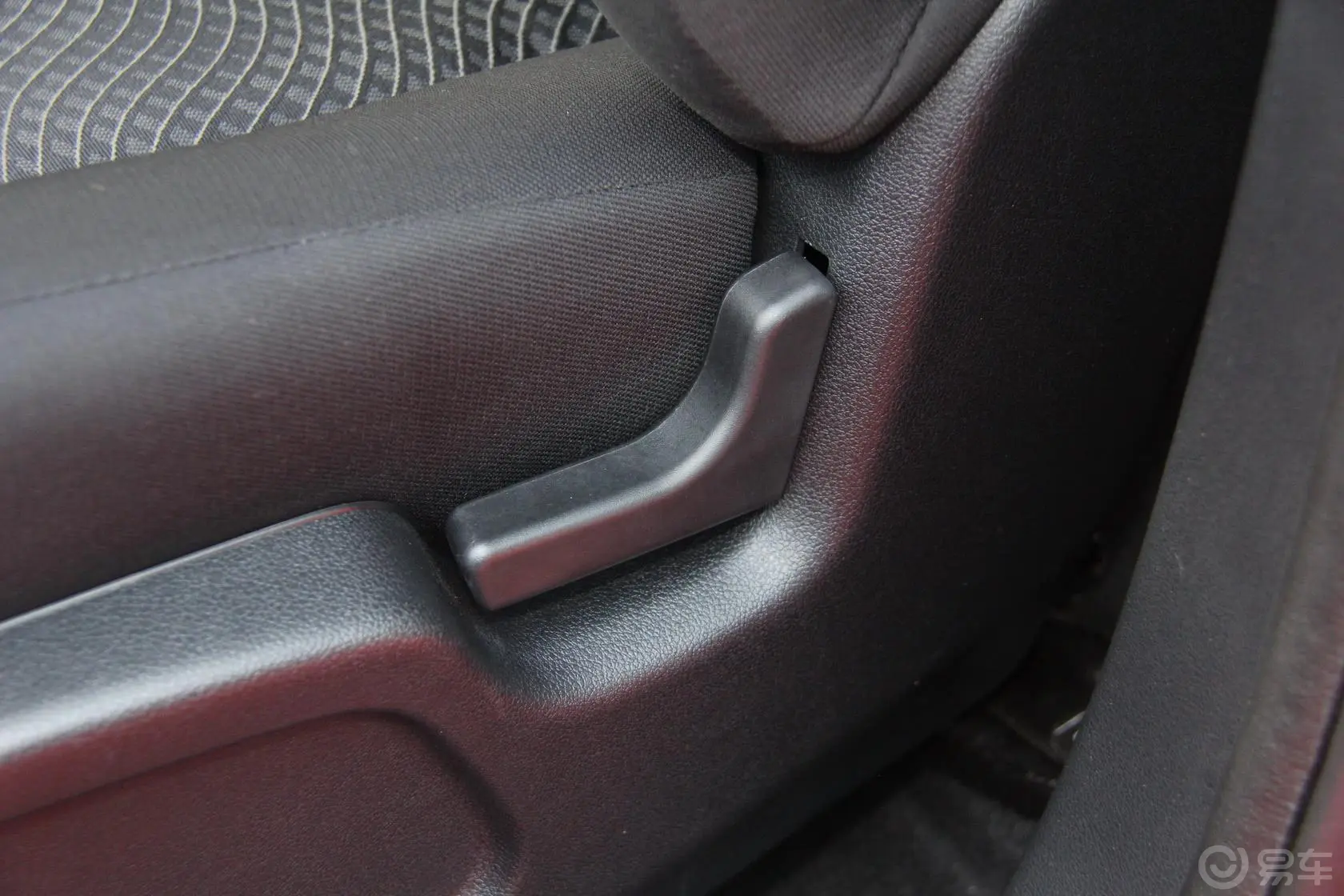 欧力威1.2L 手动 精英版座椅调节键