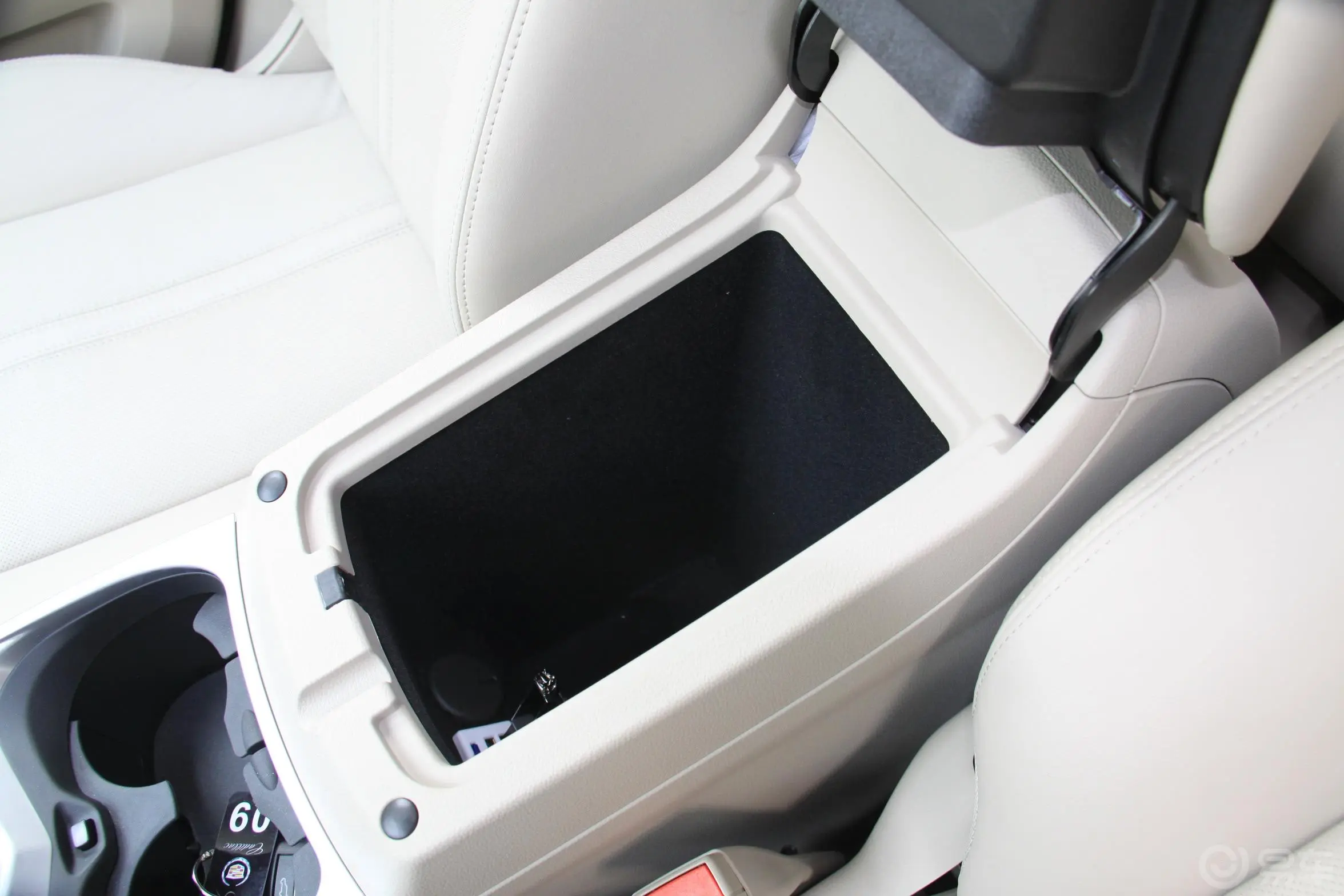 凯迪拉克SRX3.6L 手自一体 旗舰型内饰