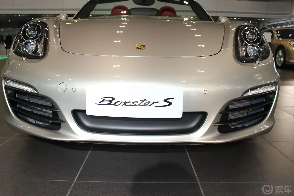 BoxsterBoxster S 3.4前格栅侧俯拍