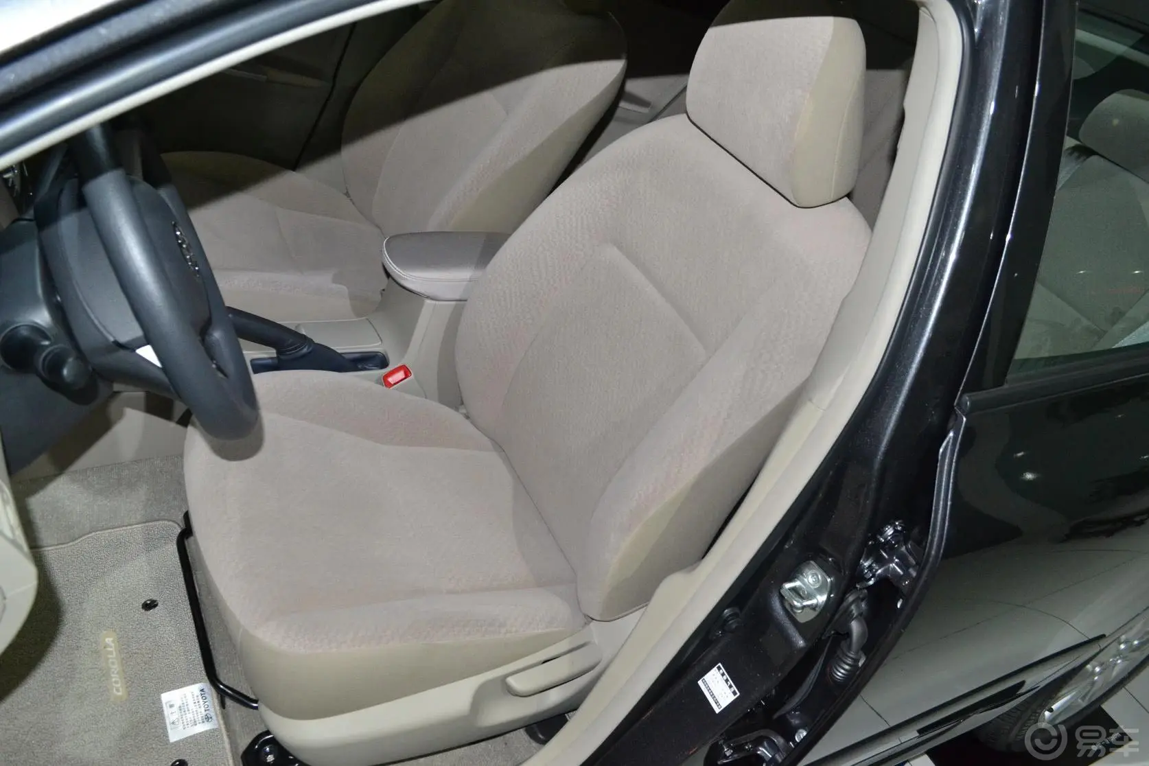 卡罗拉1.6L GL炫装版 4AT驾驶员座椅
