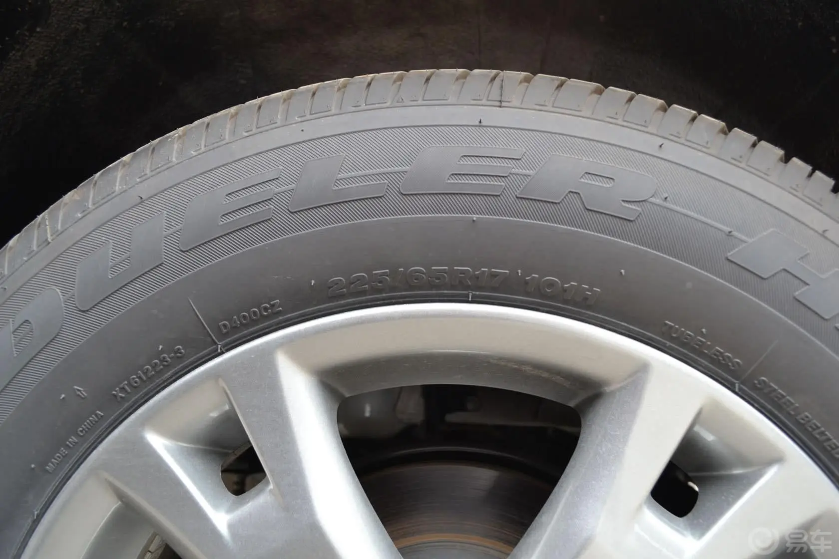 RAV4荣放2.4L 自动 豪华炫装版轮胎规格