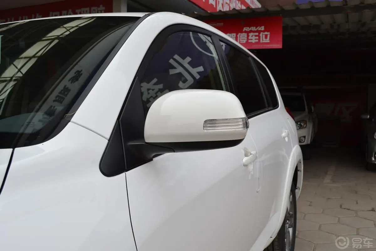 RAV4荣放2.0L 自动 特享经典版后视镜转向灯（前）