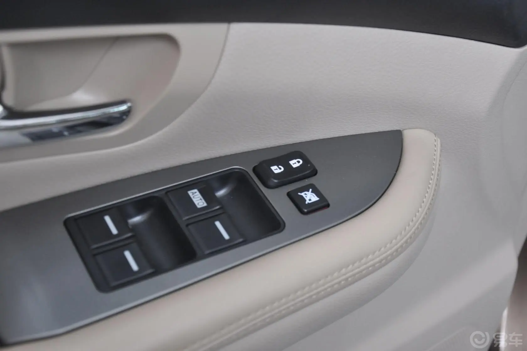 比亚迪S62.0L 手动 精英型 劲悦版车窗升降键
