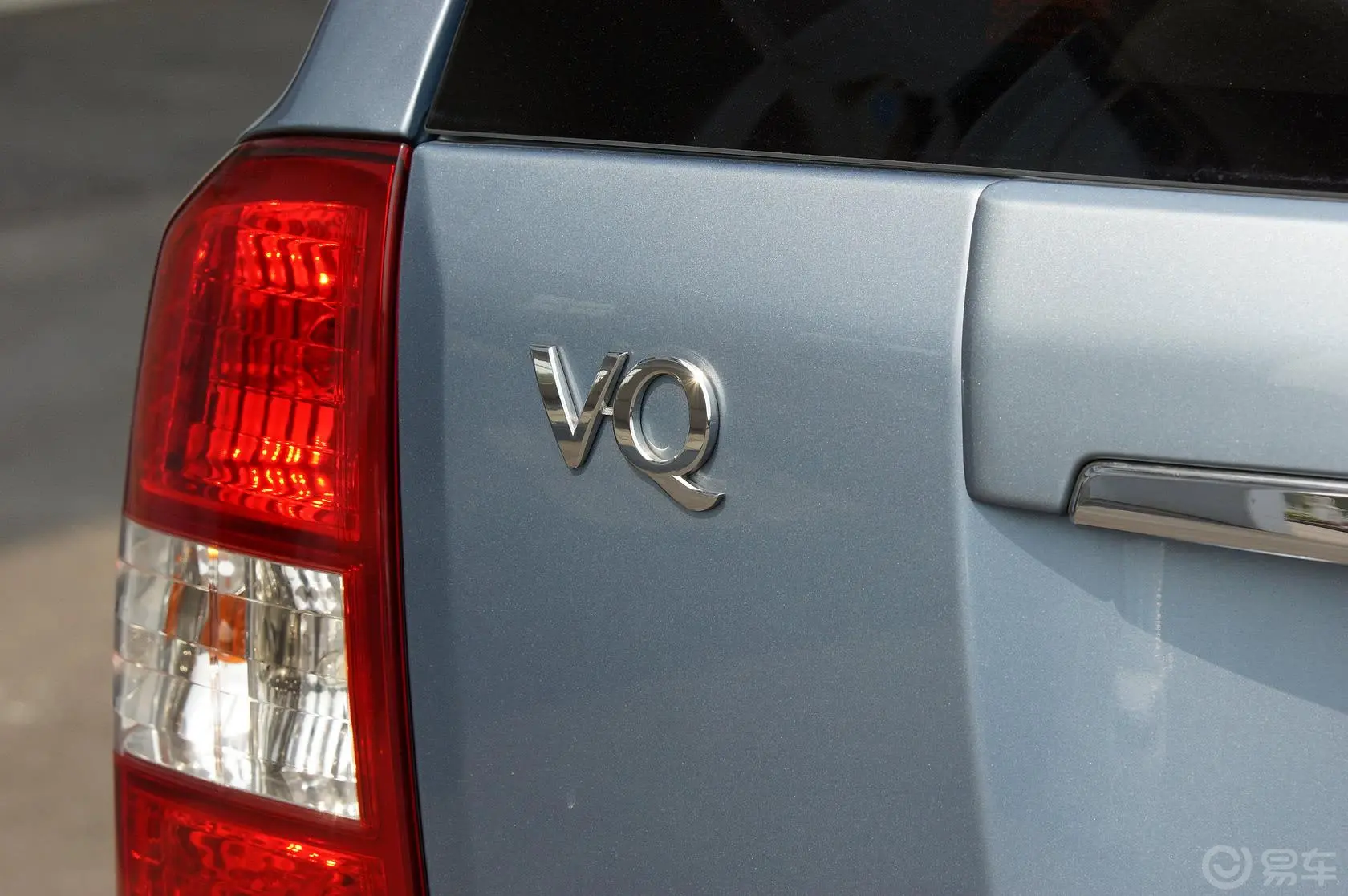 起亚VQ2.7 汽油 舒适版尾标