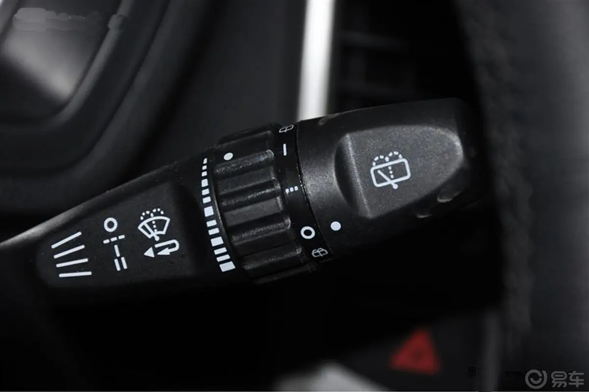 奥轩GX52.4L 自动 两驱 时尚版 汽油雨刷器开关