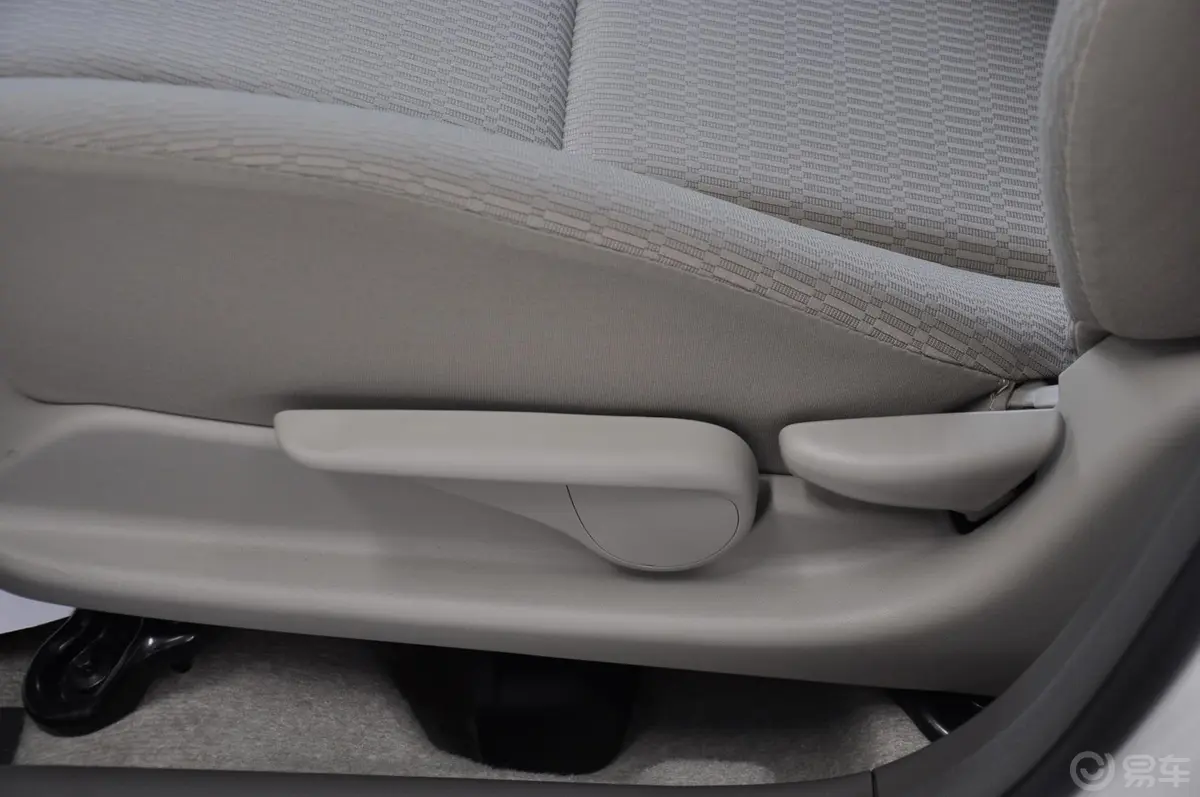 威驰1.6L GL-i 天窗版 自动座椅调节键