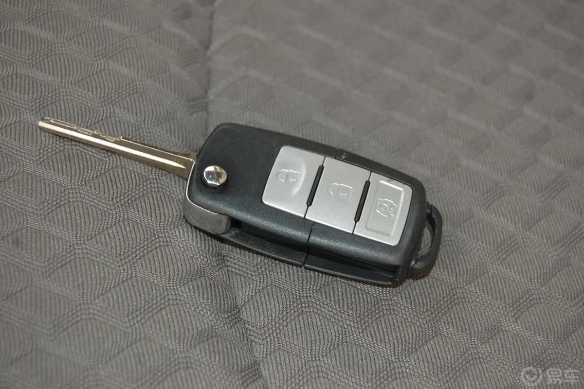 菱智M5 Q3长车 2.0L 手动 舒适型 7座钥匙
