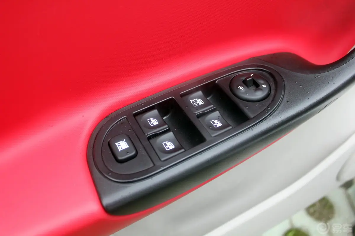 和悦A13RS CROSS 1.3L 手动 舒适型车窗升降键