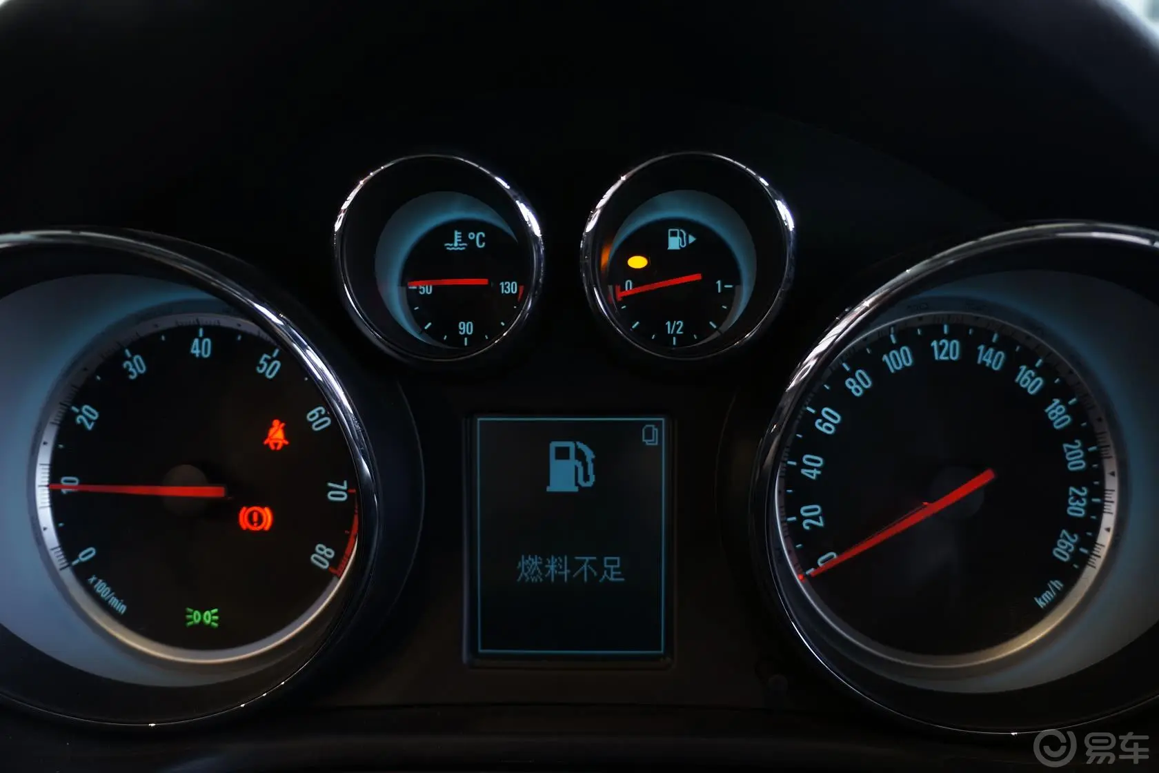君威GS 2.0T 自动 豪情运动版仪表盘背光显示