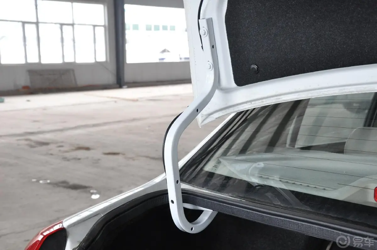 天语 尚悦1.6L 自动 实用型行李厢支撑杆