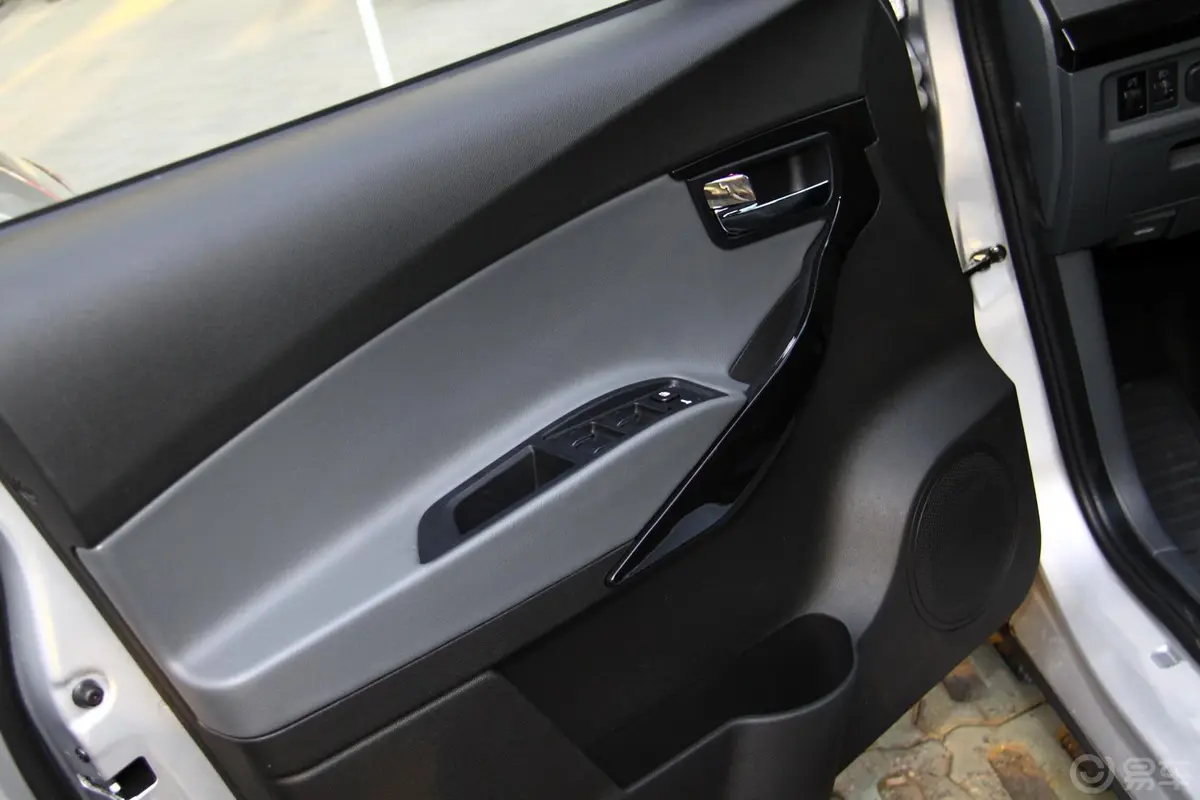 瑞风M21.8L 手动 全能商务豪华型驾驶员侧车门内门板