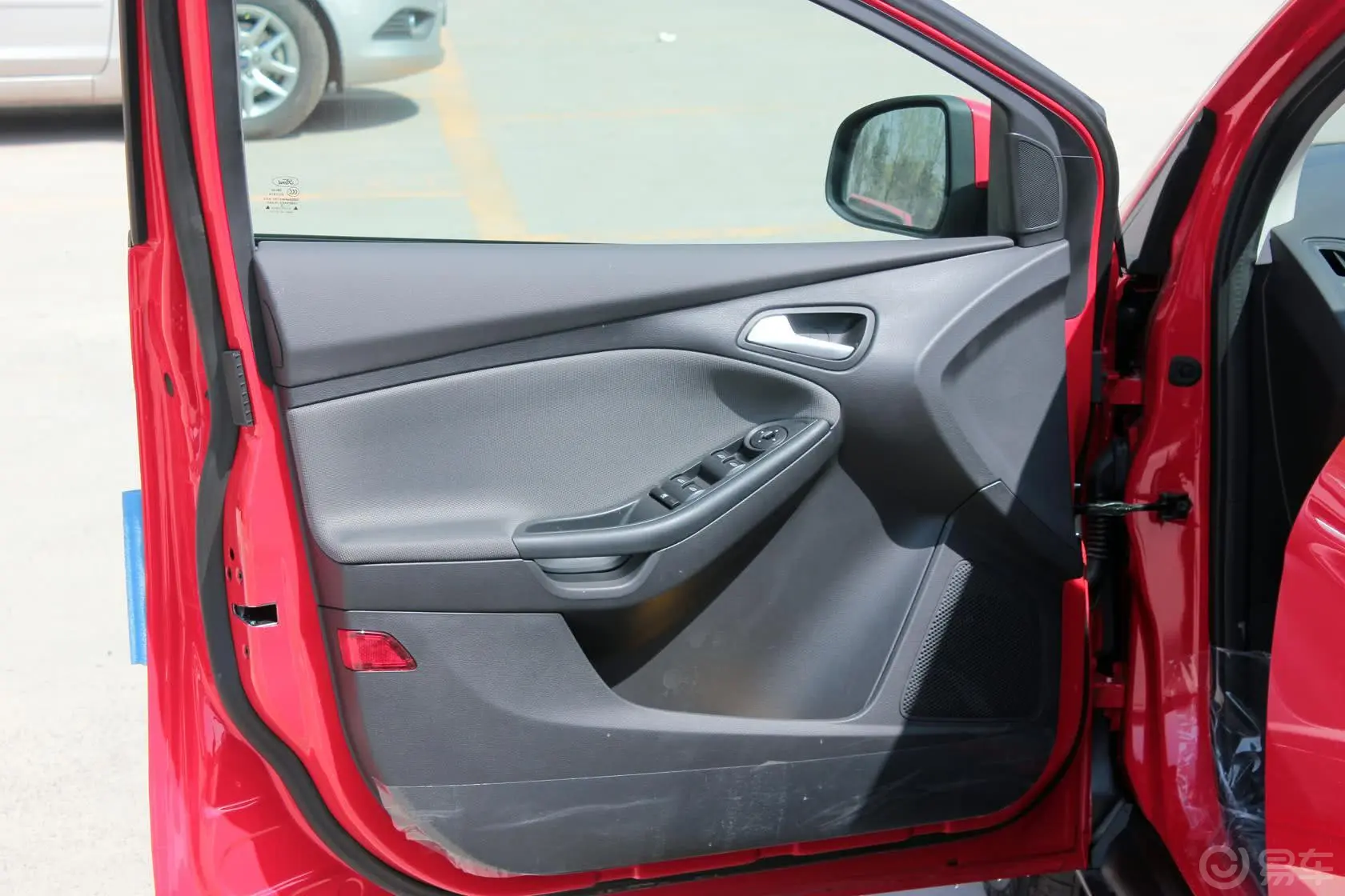 福克斯两厢 1.6L 自动 舒适型驾驶员侧车门内门板