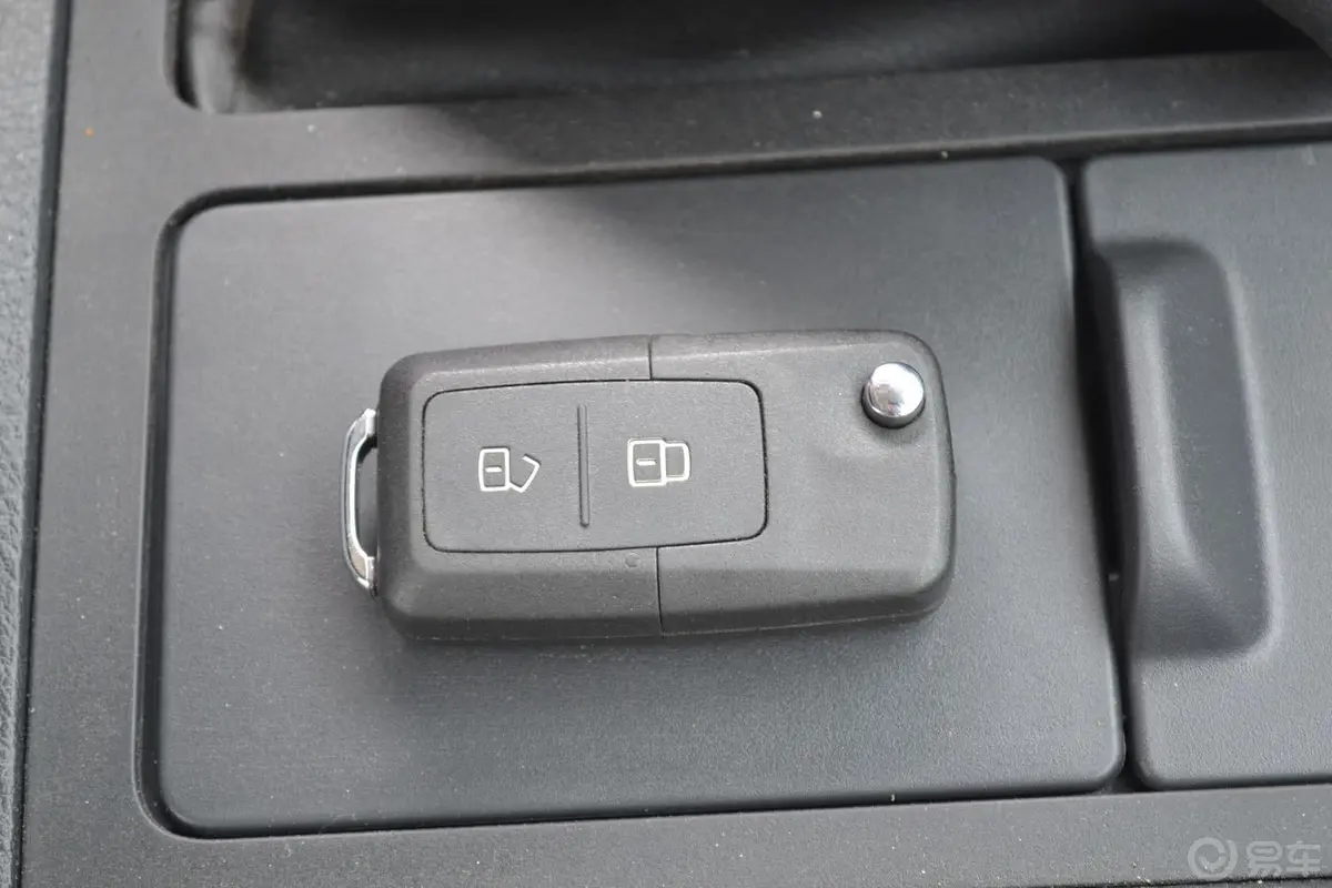 众泰Z3001.6L 自动 尊贵型钥匙