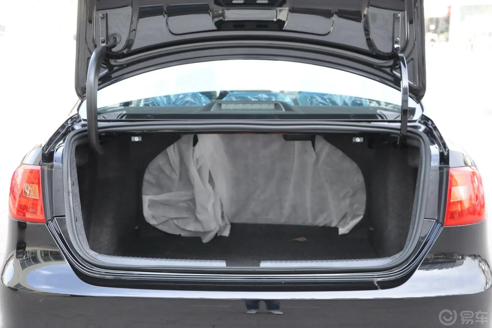 速腾1.6L 手动 舒适型行李箱空间