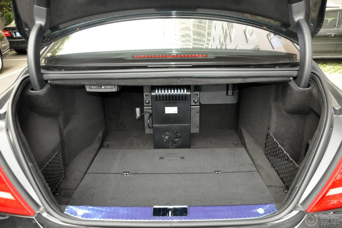 奔驰S级S600L Grand Edition行李箱空间