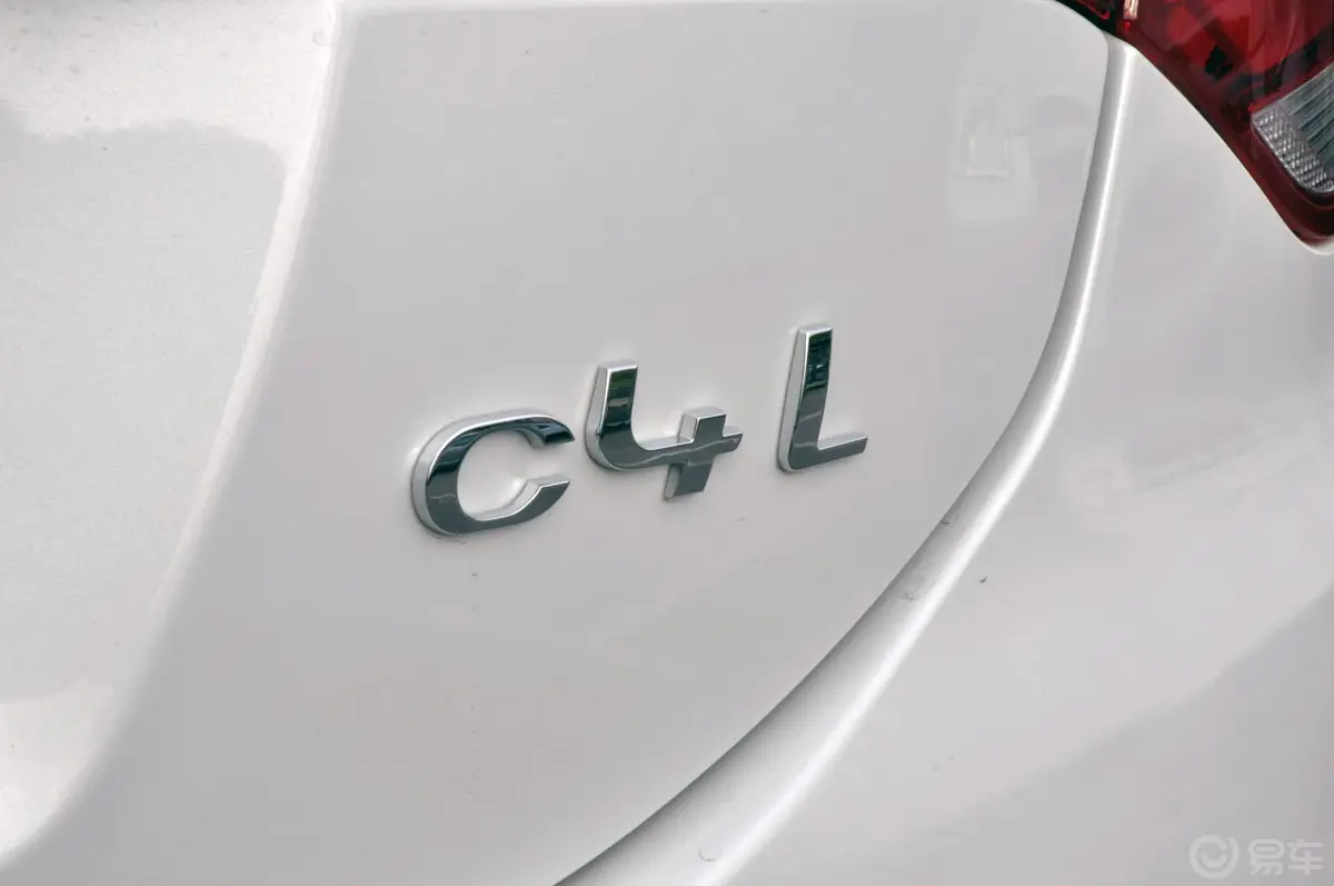 雪铁龙C4L1.8L 自动 劲驰版尾标