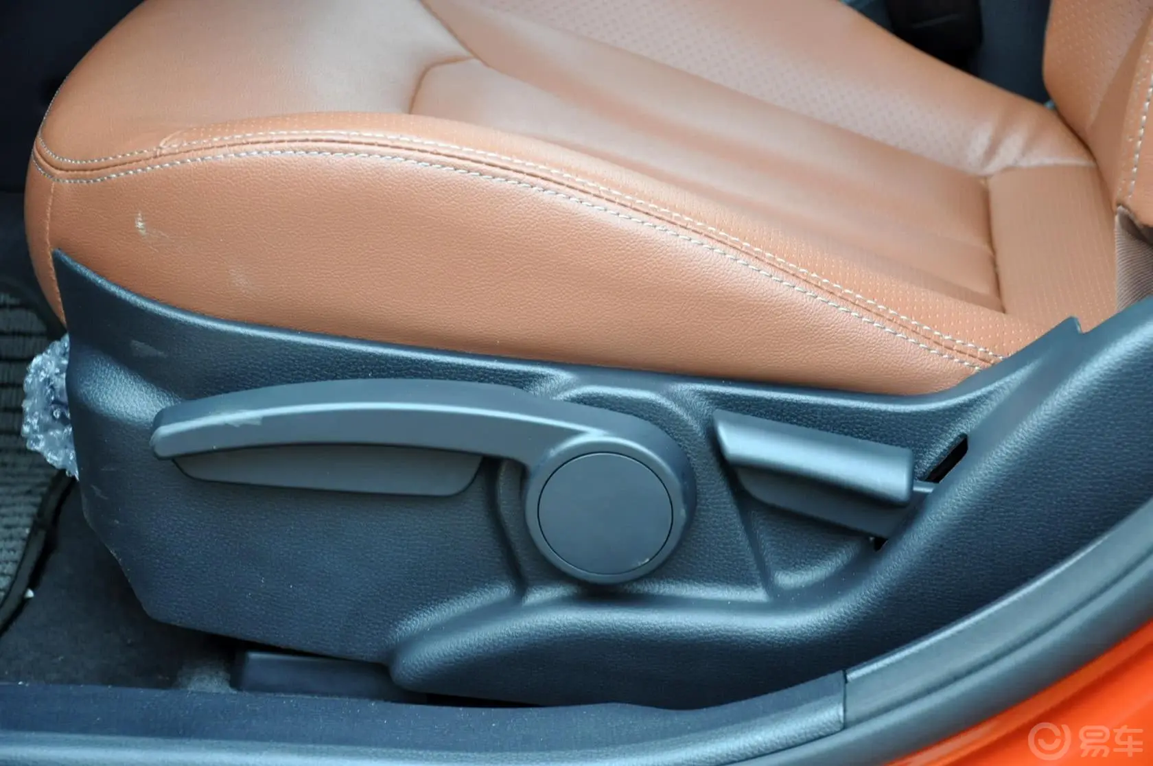 V6菱仕1.5L CVT 旗舰版座椅调节键