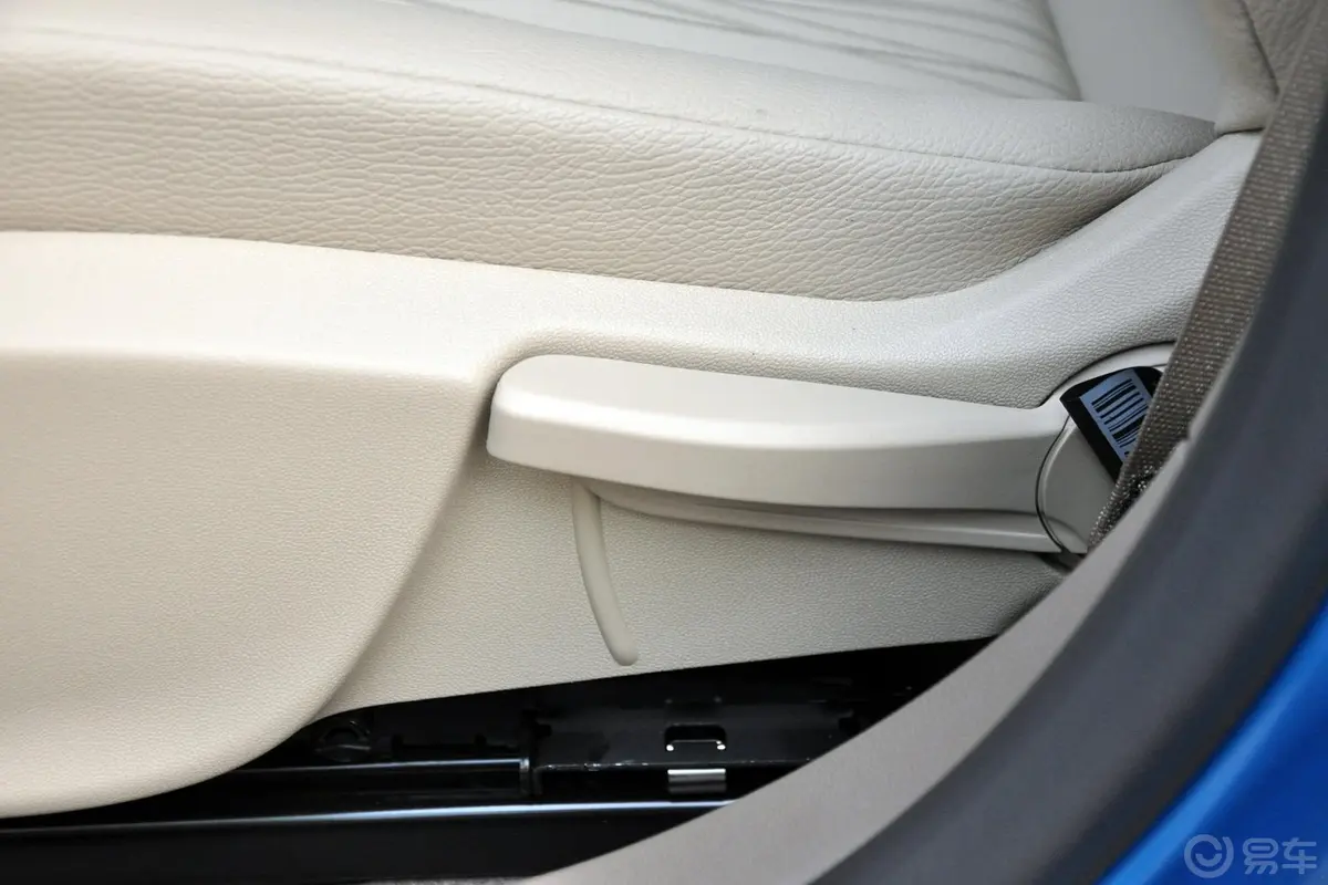 英朗GT 1.6L 手自一体 舒适版座椅调节键