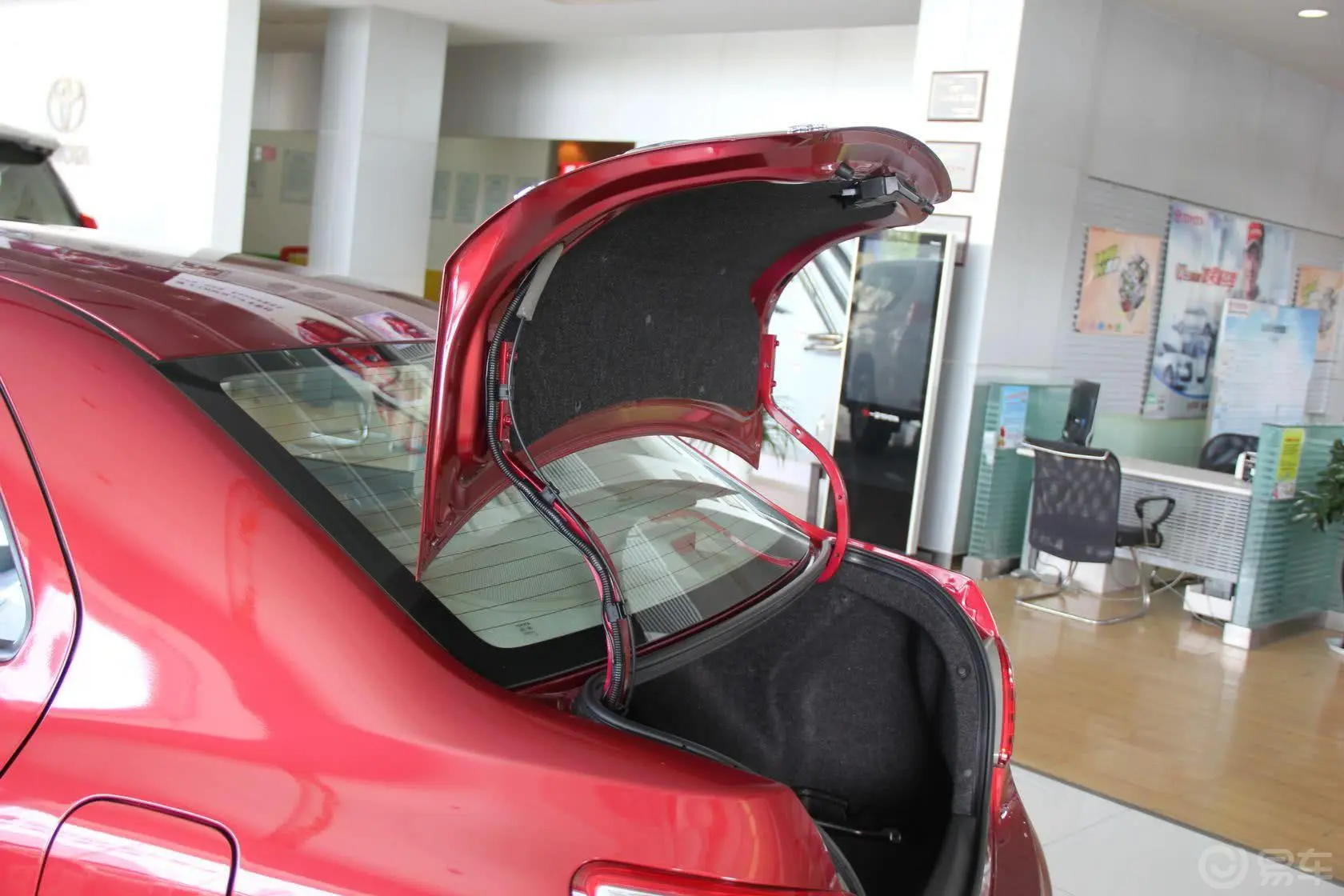 威驰1.6L GL-i 天窗版 自动行李厢开口范围
