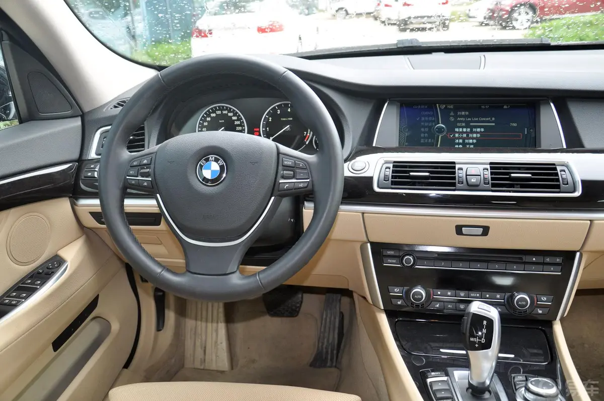 宝马5系GT535i xDrive 豪华型驾驶位区域