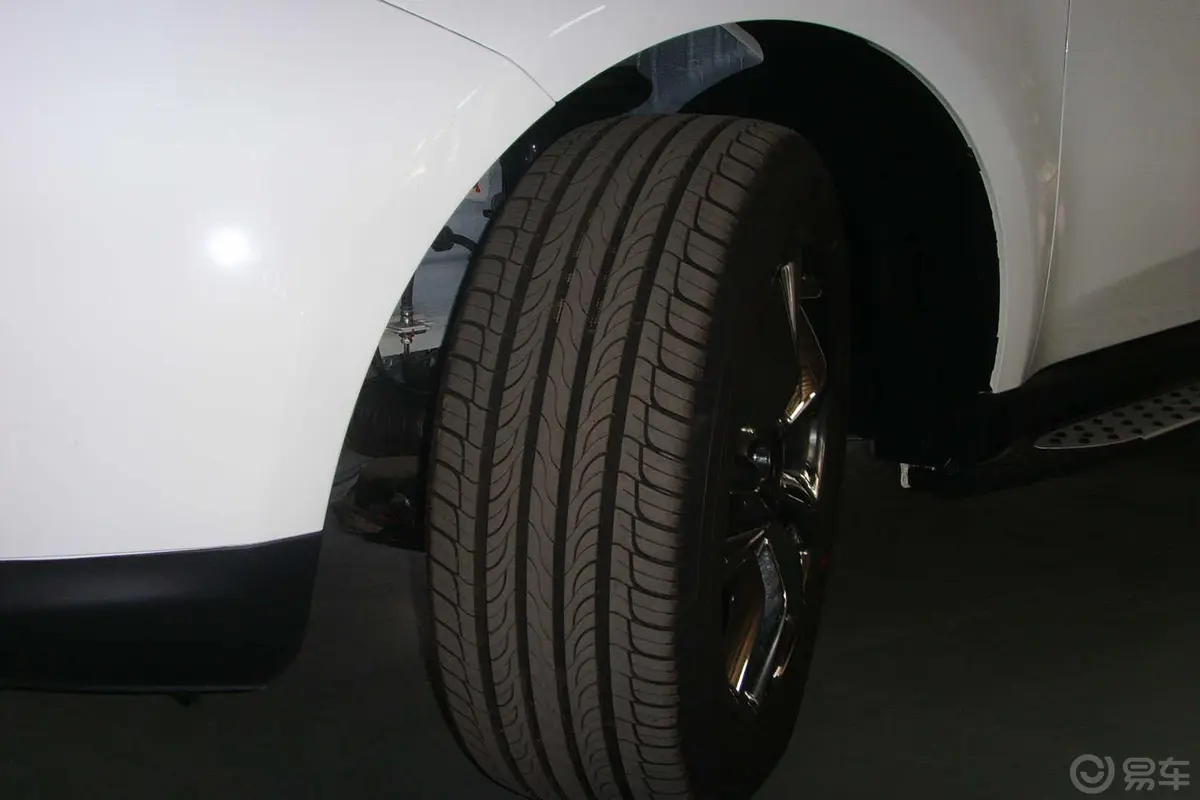 大7 SUV锋芒限量版 2.2T 自动 两驱 智慧型 轮胎花纹