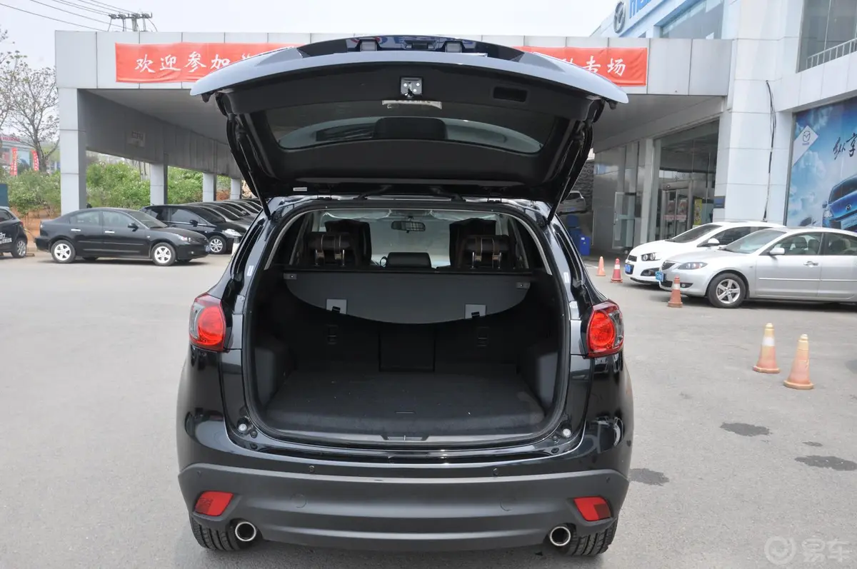 马自达CX-5(进口)2.0L 手自一体 四驱 豪华导航版行李箱空间