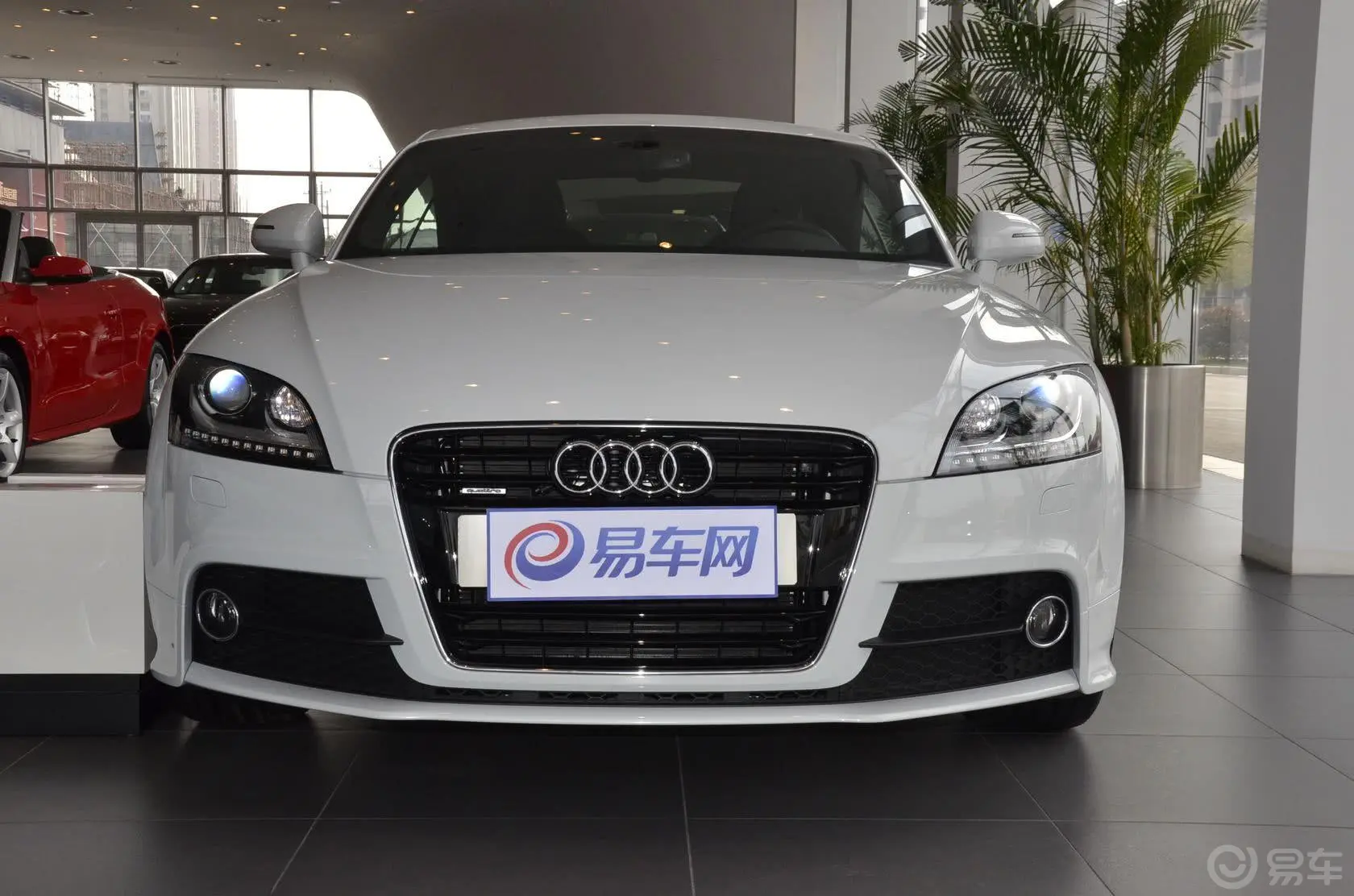 奥迪TTCoupe 45 TFSI quattro 白色经典版正前水平