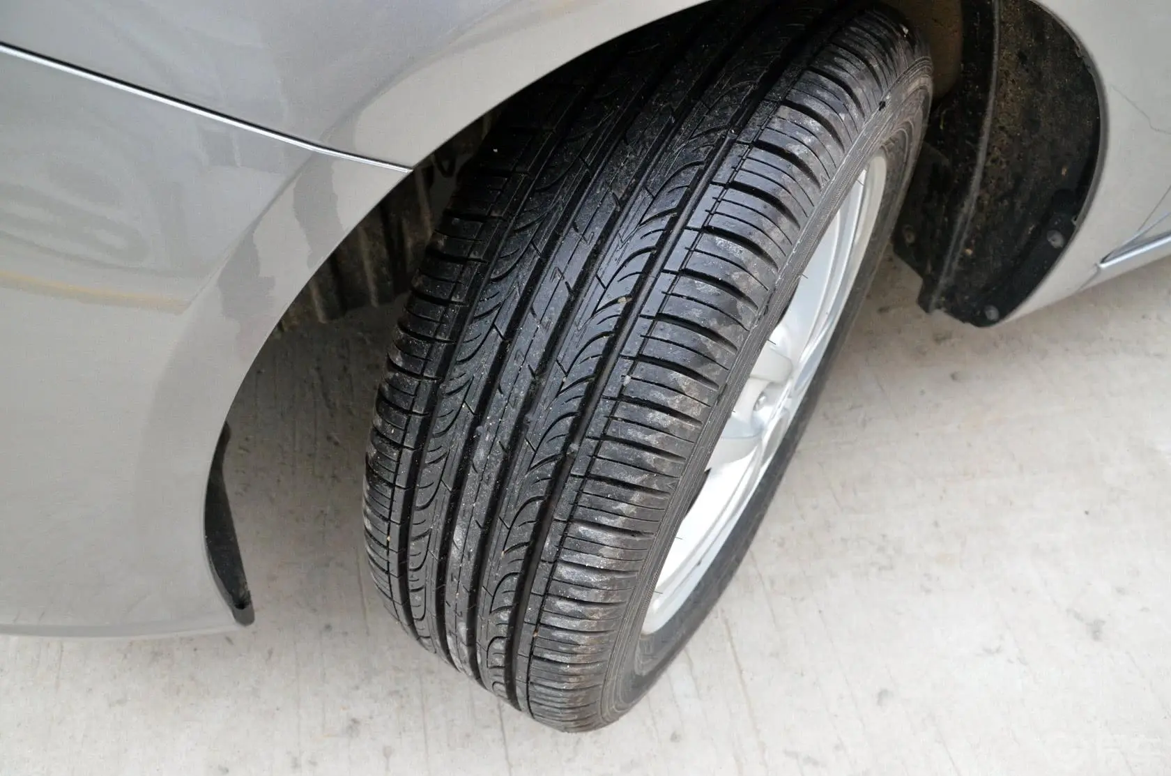 福瑞迪1.6L 自动 Premium轮胎花纹