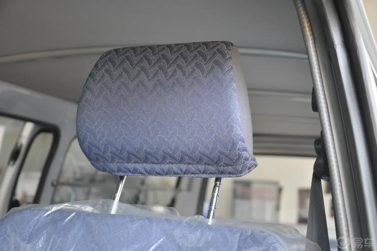 福田风景2.0L 手动 标准型 汽油 VVT 短轴驾驶员头枕
