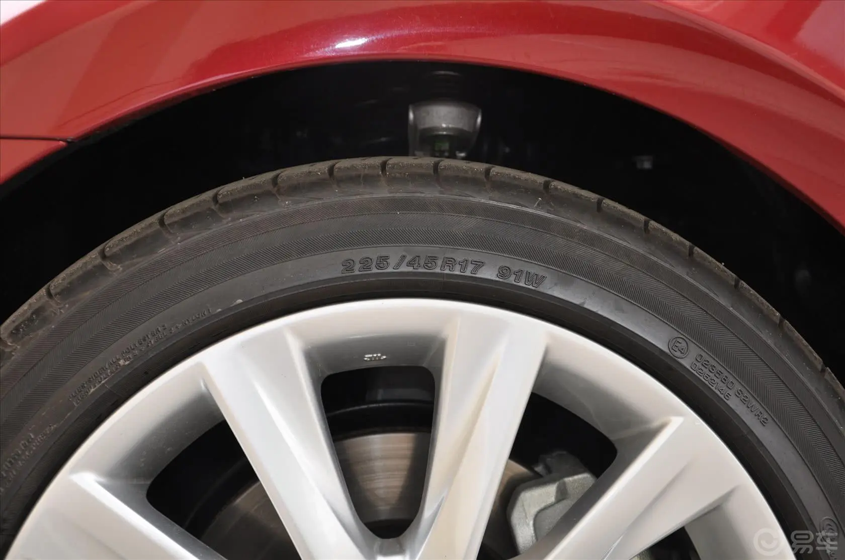 雷克萨斯IS250 尊贵版轮胎规格