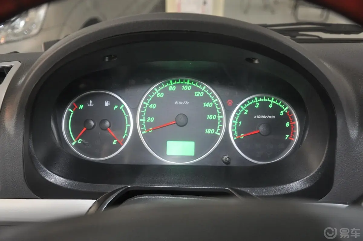 福田风景2.0L 手动 舒适型 汽油 VVT 短轴仪表盘背光显示