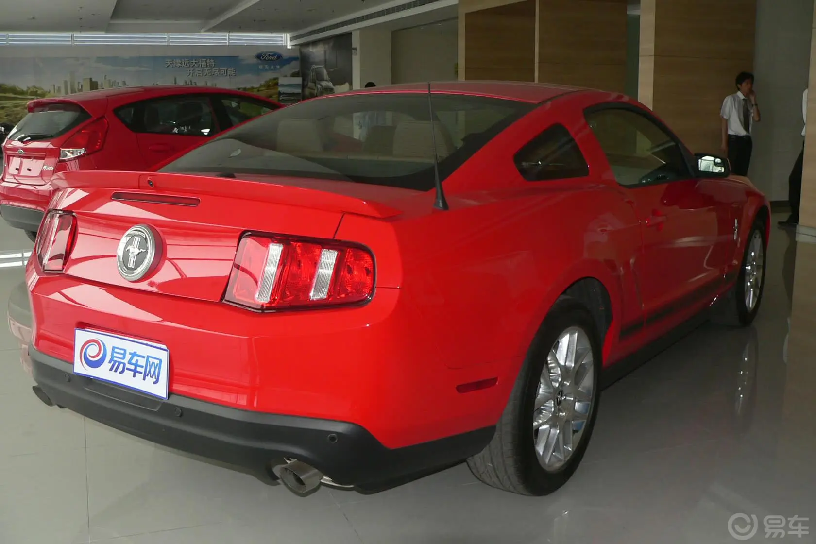 MustangV6 3.7L 自动  豪华版 高配外观