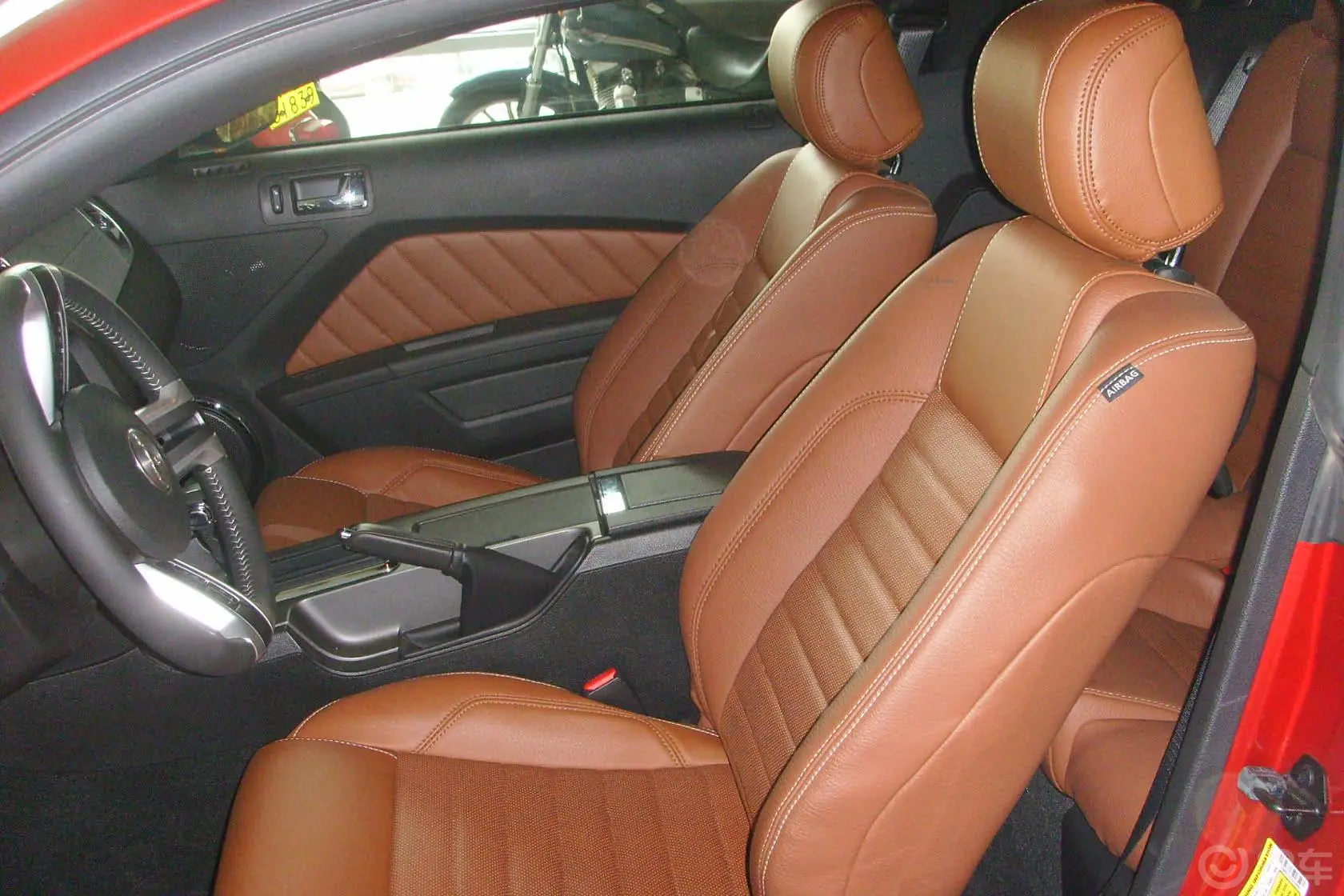 MustangV8 5.0L GT自动  豪华版 标配前排空间