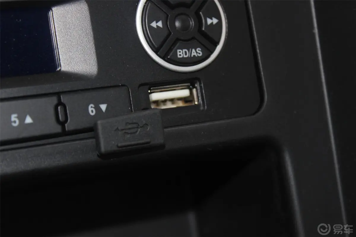 帅客1.6L 手动 豪华型 ZN6441V1B4(国Ⅳ+OBD)USB接口