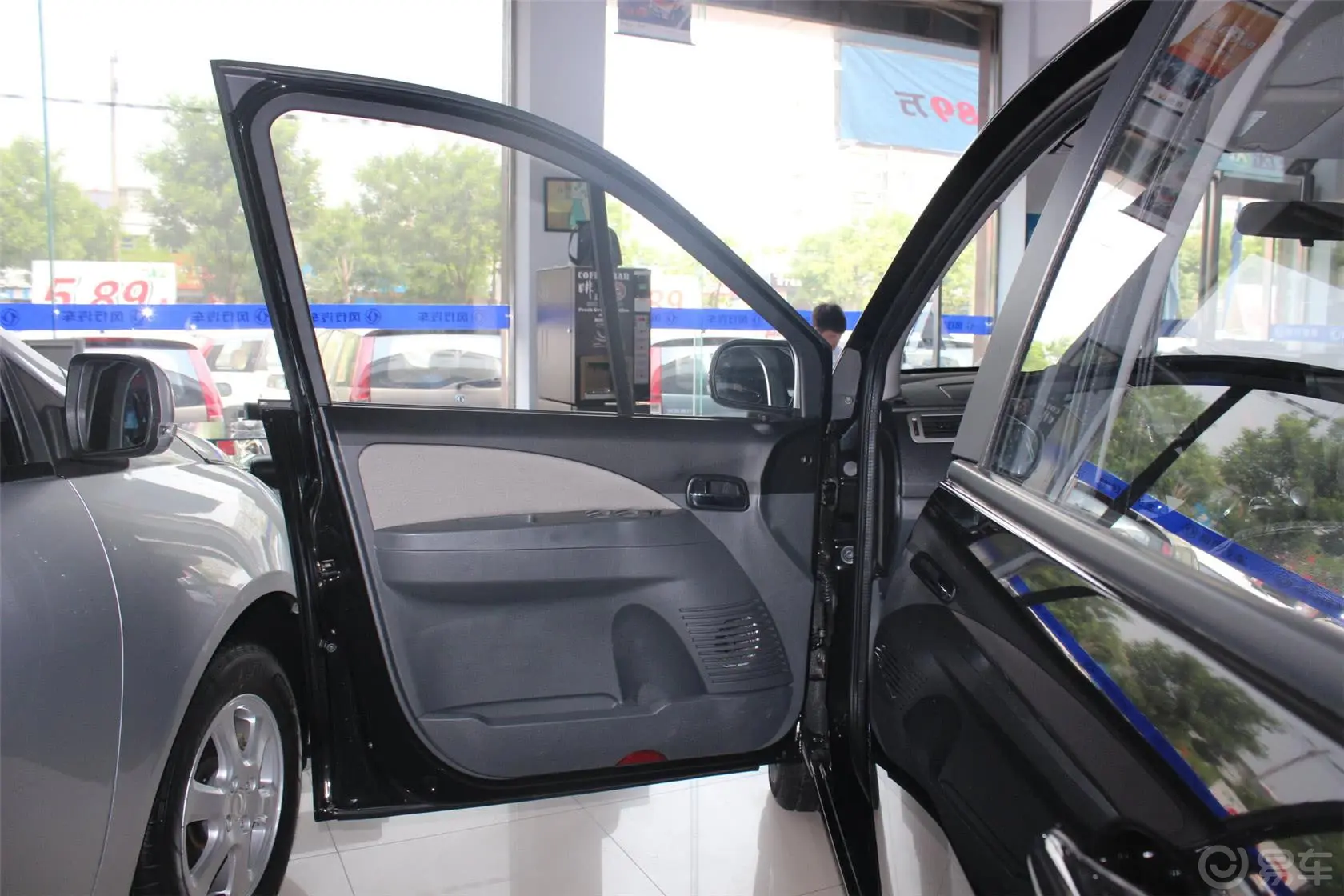 景逸XL 1.5L 手动 豪华型驾驶员侧车门内门板