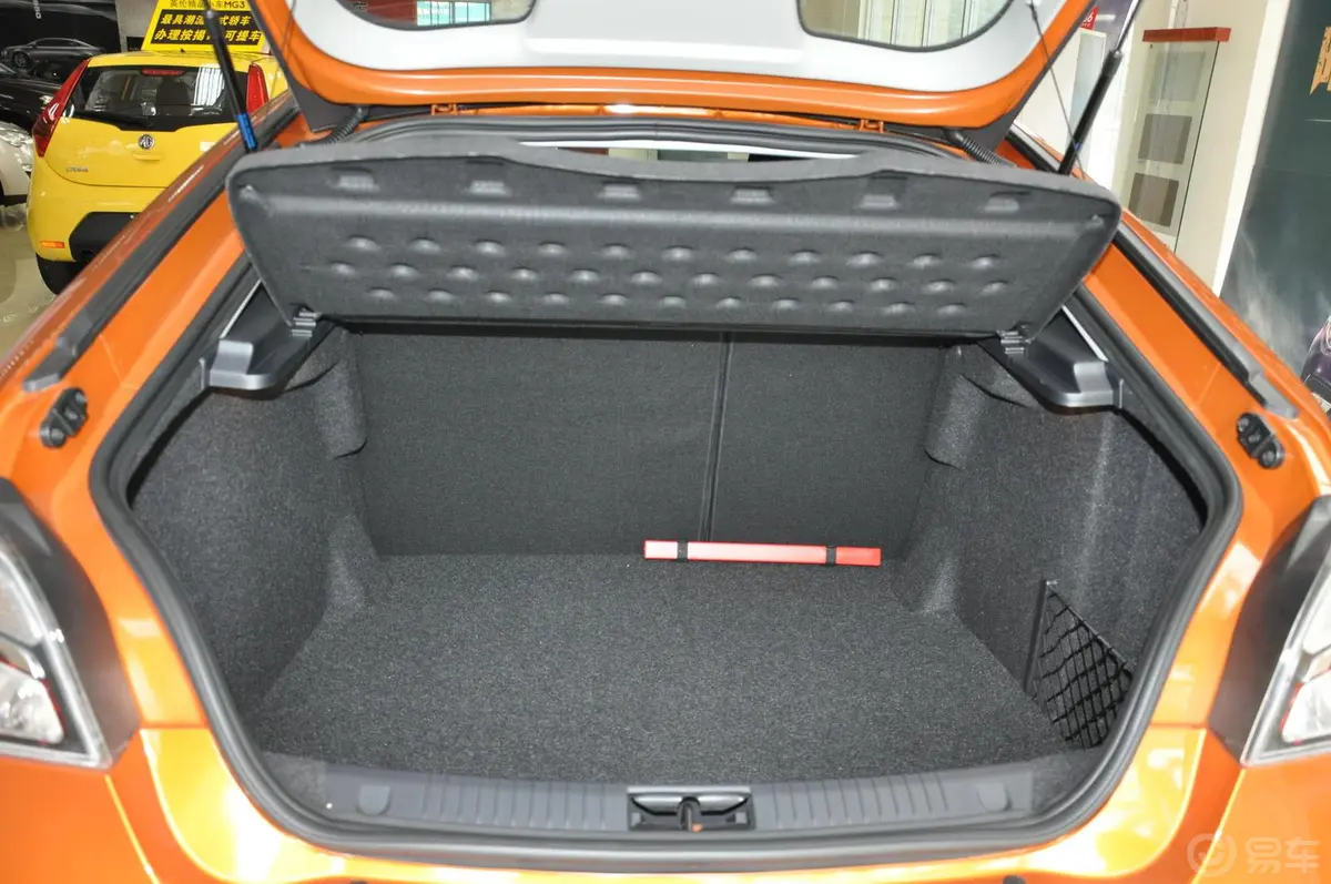 MG6掀背 1.8T AT GT超值版行李箱空间