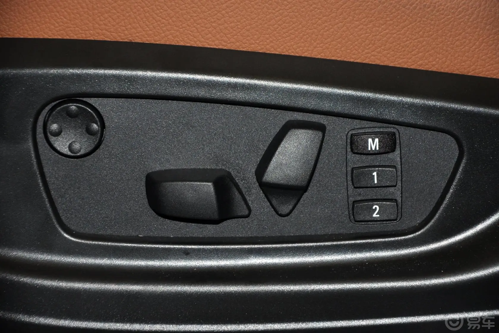 宝马X6xDrive35i座椅调节键