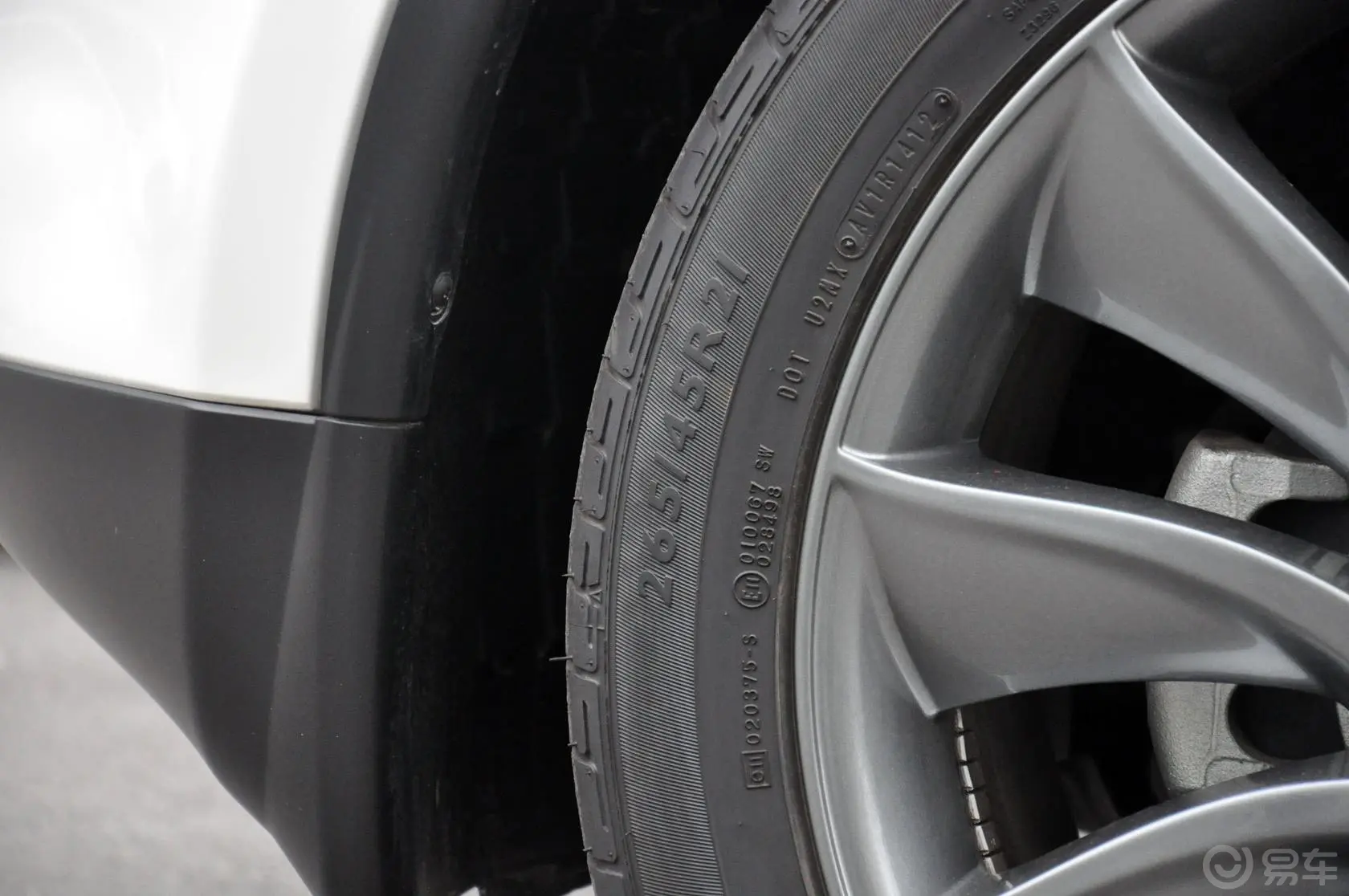 英菲尼迪FX37 五周年限量版轮胎规格