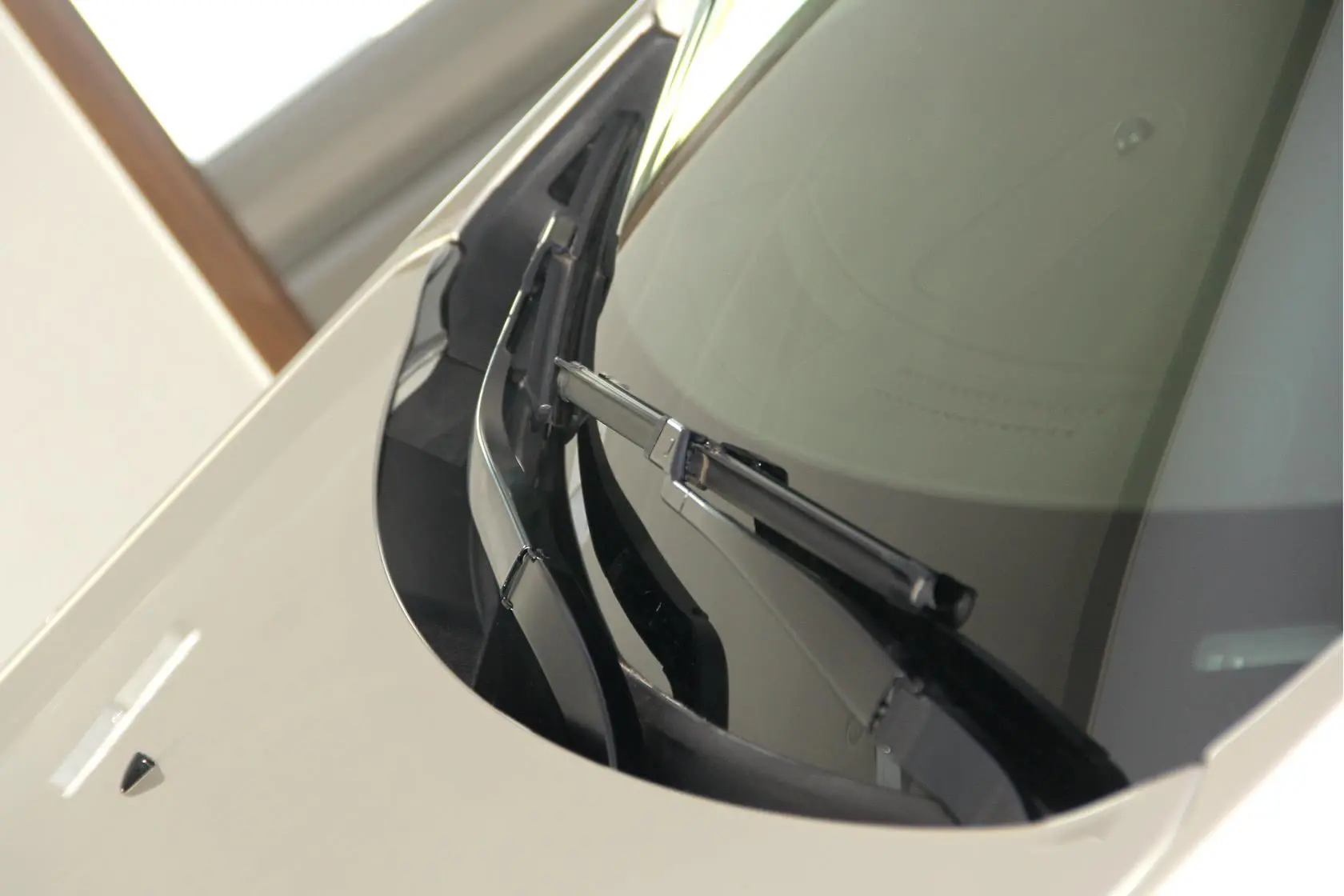 凯迪拉克SRX3.0L 手自一体 舒适型雨刷器（前）