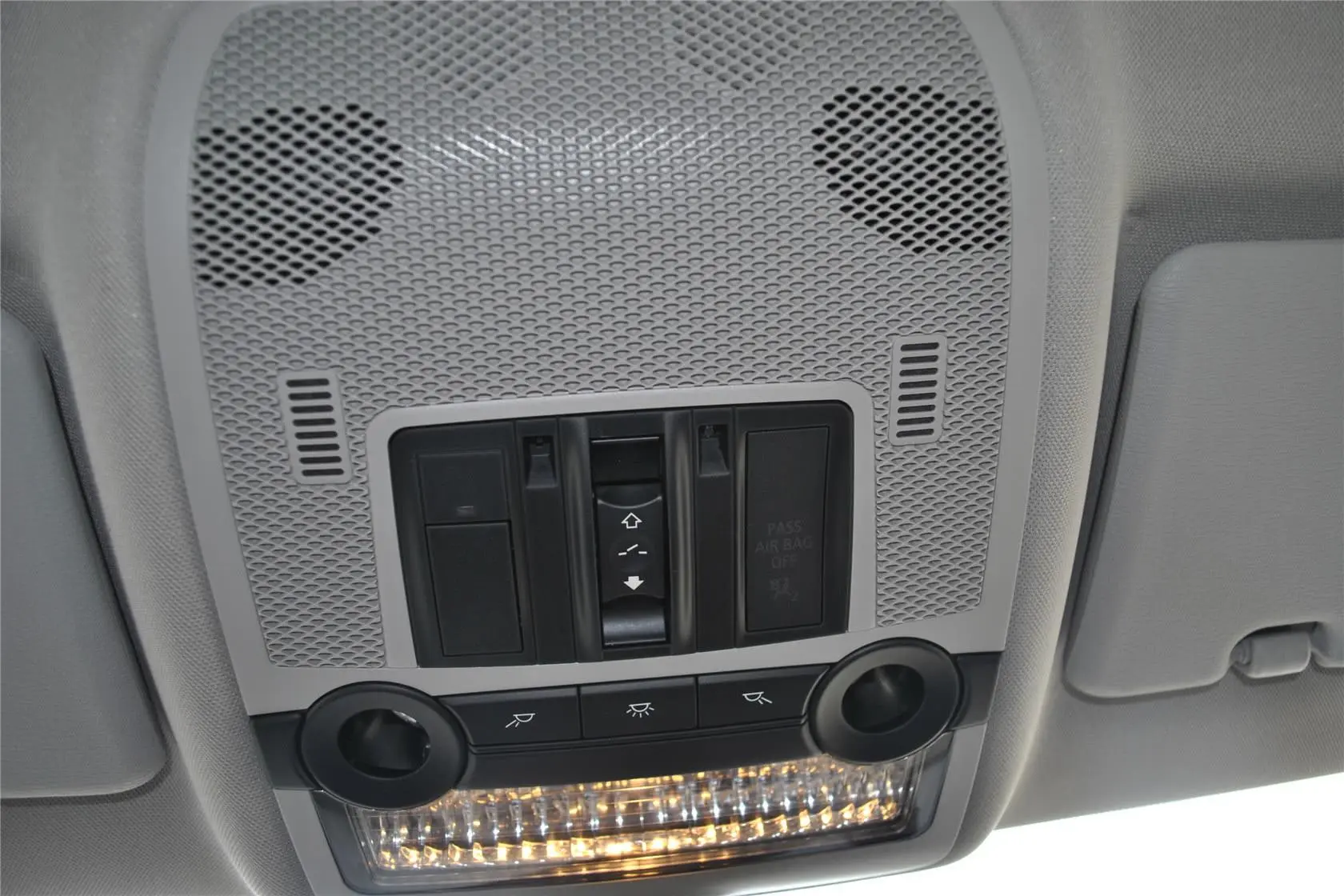 宝马X5(进口)xDrive35i 领先型前排车顶中央控制区